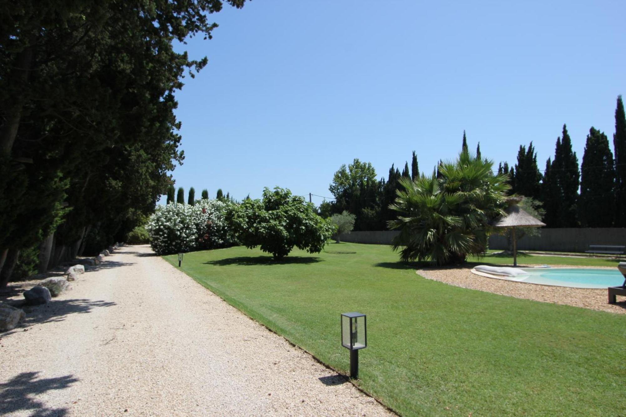 Bed and Breakfast Mas Paloma Rognonas Exterior foto