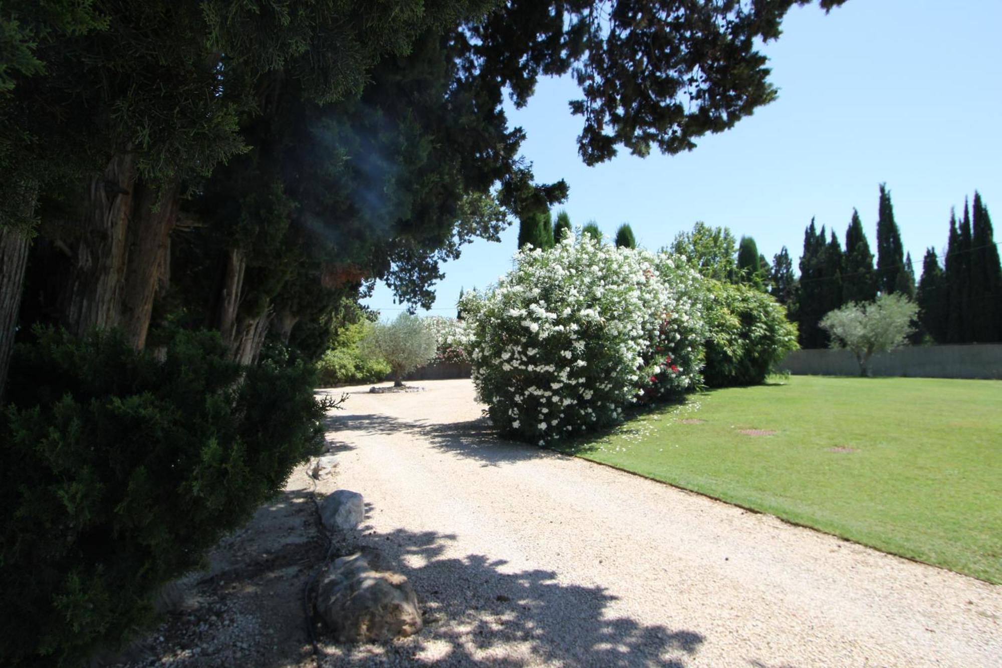 Bed and Breakfast Mas Paloma Rognonas Exterior foto