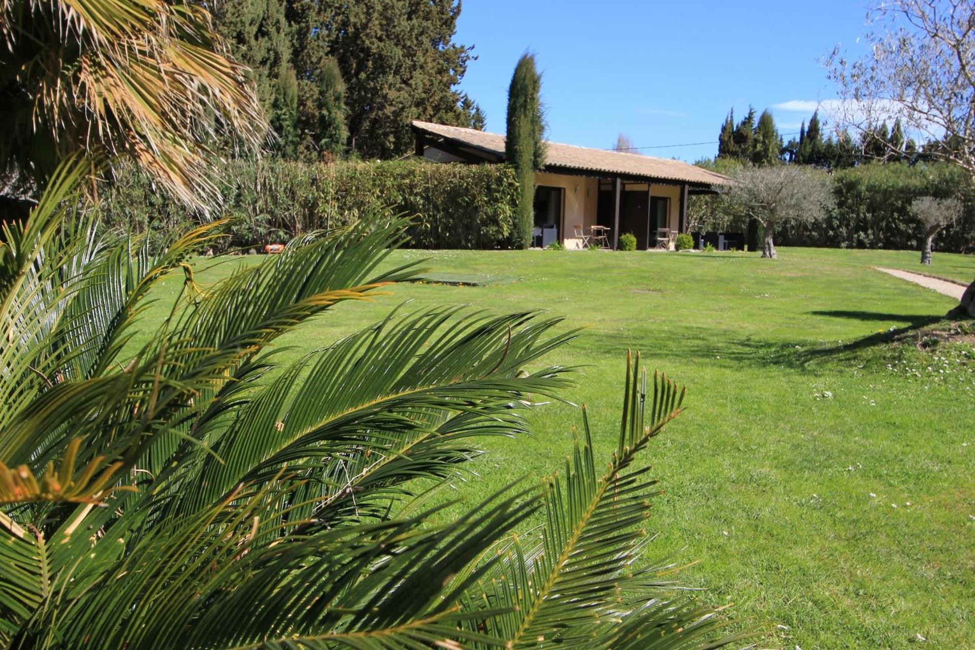 Bed and Breakfast Mas Paloma Rognonas Exterior foto