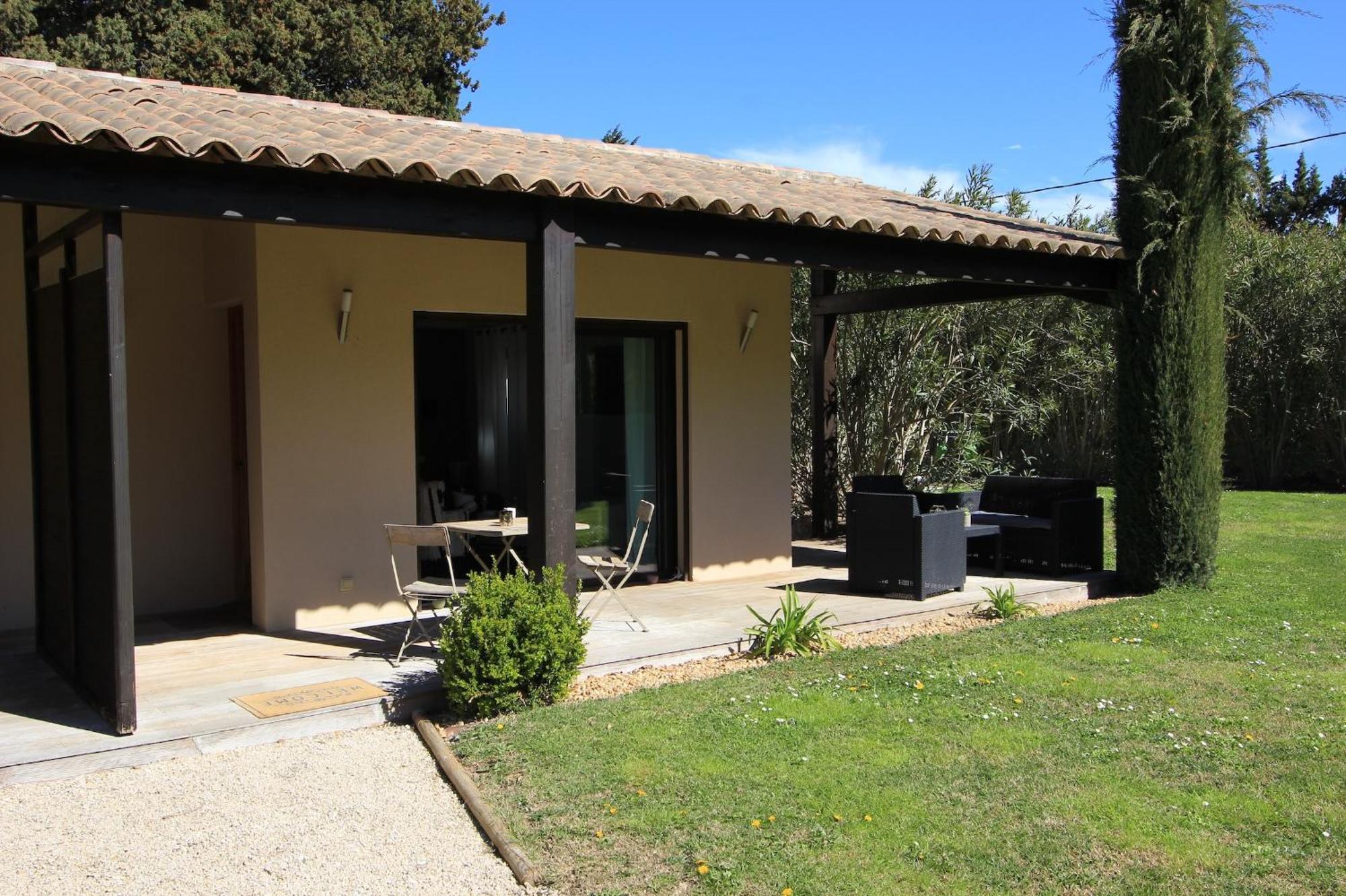 Bed and Breakfast Mas Paloma Rognonas Exterior foto